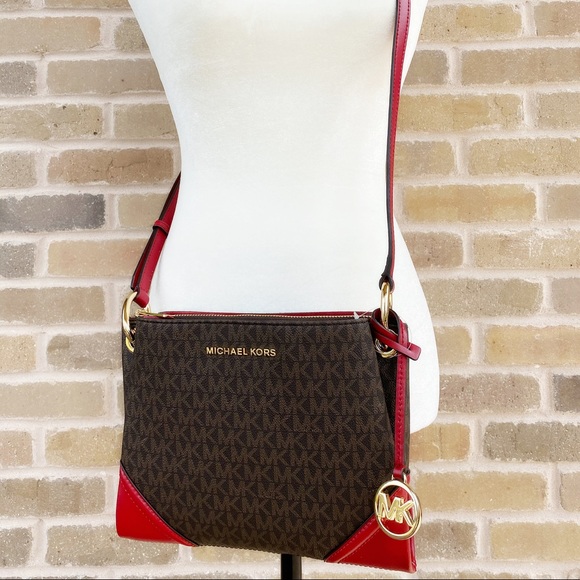 SALE‼️‼️👜💕-Michael Kors Large Crossbody wallet - Picture 6 of 8